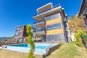 Nouvelle villa de luxe moderne avec vue sur la mer