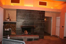 Vente d'un bâtiment résidentiel et commercial avec sauna et piscine intérieure