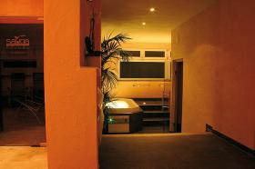 Vente d'un bâtiment résidentiel et commercial avec sauna et piscine intérieure