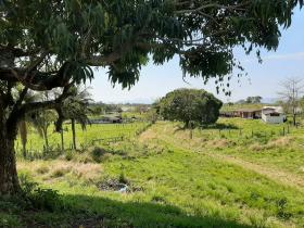 Terres rurales adaptées à l'élevage et à la villégiature