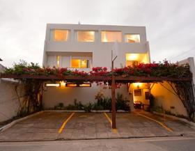 Hôtel à vendre à 30m de la plage