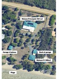 Luxueuse villa pieds dans l'eau