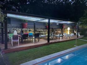 Belle villa avec piscine et vue sur les collines