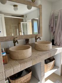 Villa dans un cadre résidentiel, calme à proximité du centre ville