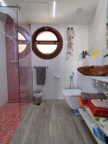 Bâtiment historique avec permis de séjour et bonne rentabilité