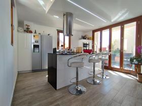 Immeuble avec permis de location saisonnière