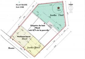 Terrain constructible au pied d'un petit village en Provence