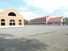 Deux immeubles de rapport - architecture unique - 4,3 ha