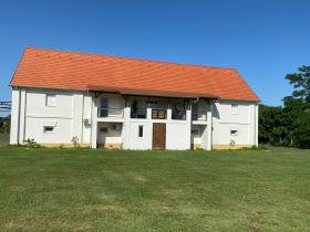 Ferme équestre au bord du lac Balaton