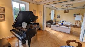 Grande maison de maitre avec piscine et dépendances