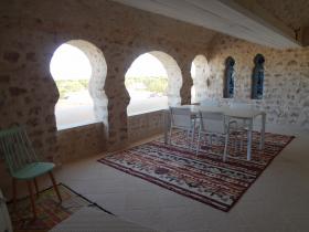 Villa avec vue mer dans oliveraie