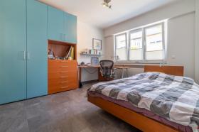 Appartement de deux pièces meublé avec grande terrasse