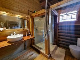 Vente d'un chalet fuste unique à Farino