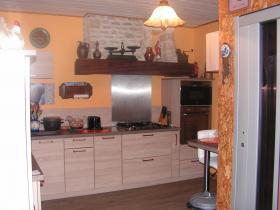 Belle maison en pierre avec piscine couverte et chauffée