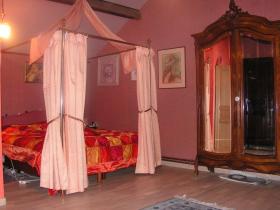 Belle maison en pierre avec piscine couverte et chauffée