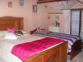 Belle maison en pierre avec piscine couverte et chauffée