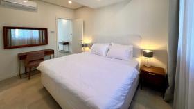 Appartements de deux chambres entièrement meublés en première ligne de la mer Adriatique