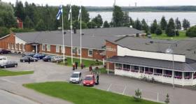 Hôtel-restaurant au bord du lac bien entretenu
