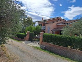 Villa dans les Abruzzes avec vue panoramique sur les montagnes de la Maiella