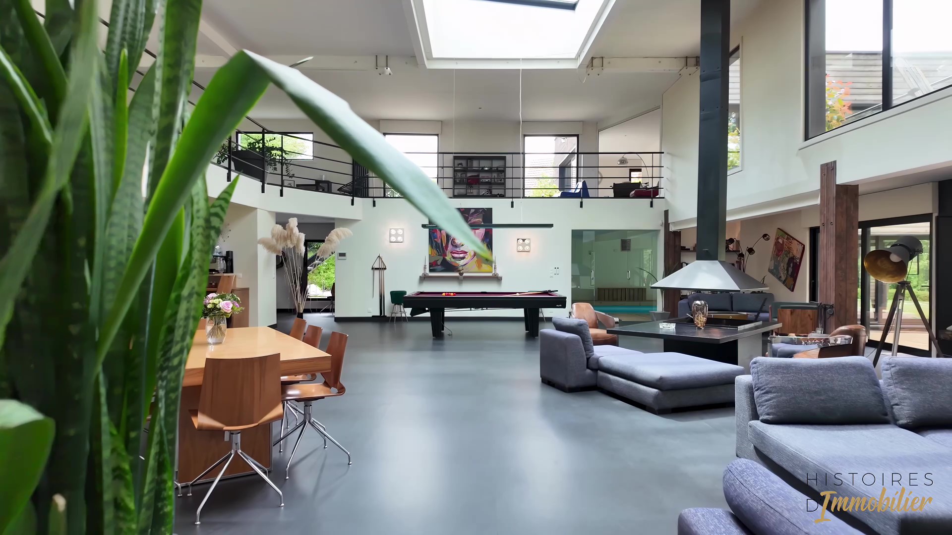 Maison d’exception avec piscine intérieure, terrasses et nature omniprésente