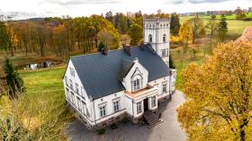 Manoir historique avec un parc historique privé de 9 hectares