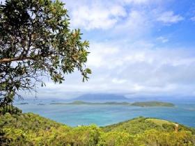 Ile de Mayotte dans un des plus grands lagons au monde Lotissement résidentiel Les Courols à Hanjagua