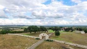 Magnifique complexe moderne dans le style espagnol ancien sur 32,4 hectares