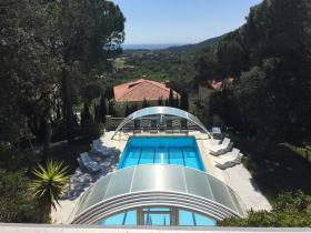 Vente villa avec terrain et piscine couverte