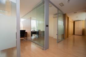 A vendre étage entier de bureaux entièrement installés et meublés