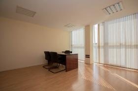 A vendre étage entier de bureaux entièrement installés et meublés