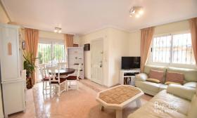 Magnifique rez-de-chaussée, jardin privé, proche plage et commerces