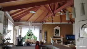 Villa de luxe avec vue panoramique sur lagon et montagne