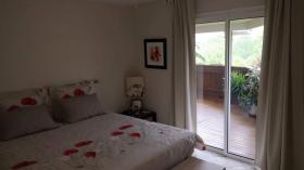 Villa de luxe avec vue panoramique sur lagon et montagne