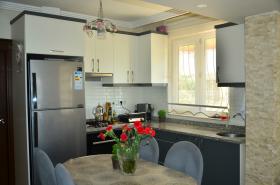 Appartement meublé d'urgence à vendre à Antalya à Lara