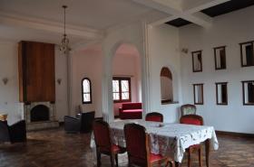 Ambatobe - charmante villa t5 meublée équipée style traditionnel avec vue 360°