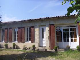 2 Maisons avec piscine en France Nord Gironde