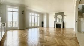 Appartement de luxe de style haussmannien à Paris - Magnifiques vues panoramiques